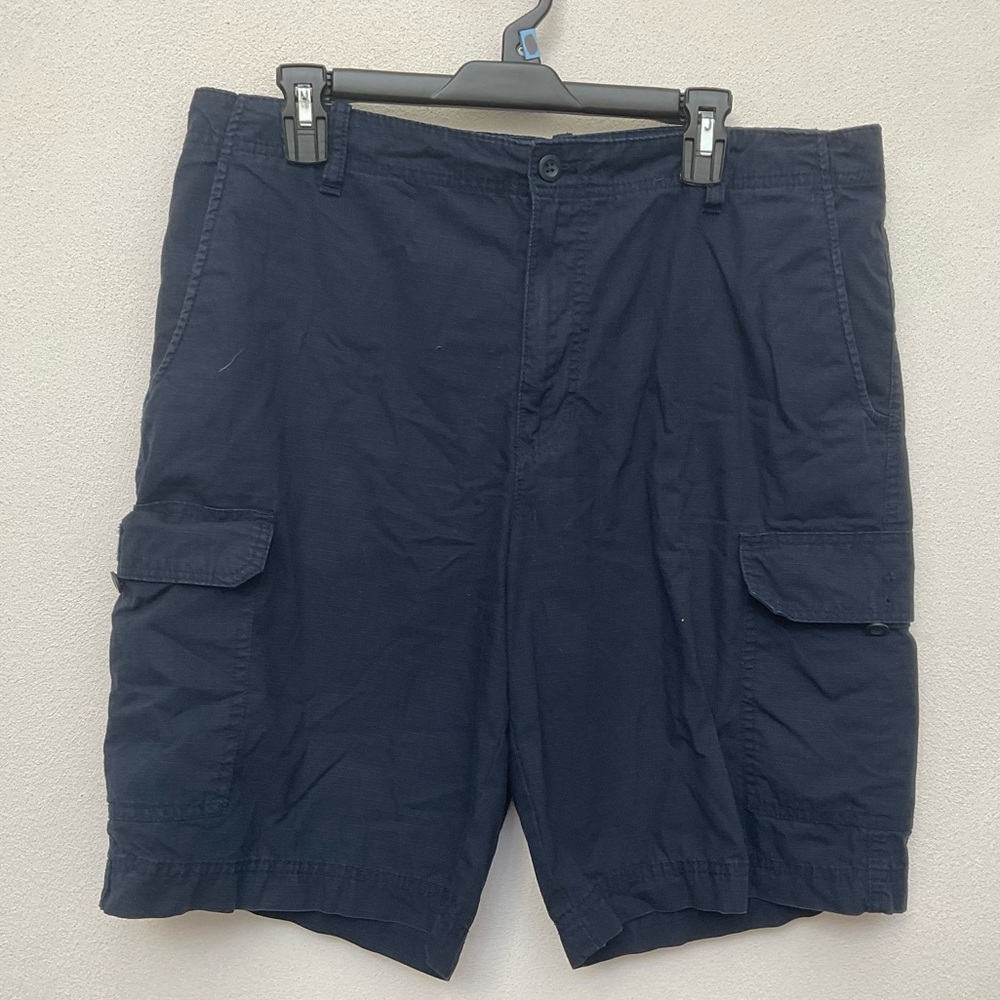 IZOD Dark Navy Blue Cargo Shorts Size 36 Neutral Uniform Preppy 100% Cotton